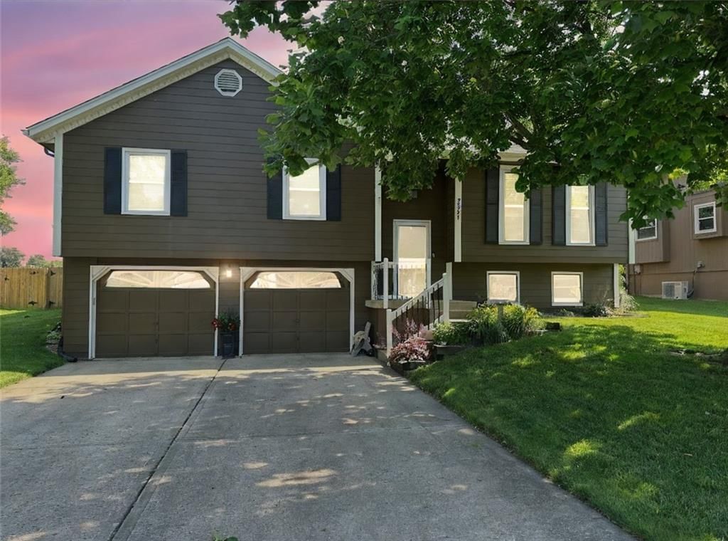 2541 NE DALE HUNTER Lane — photo 3