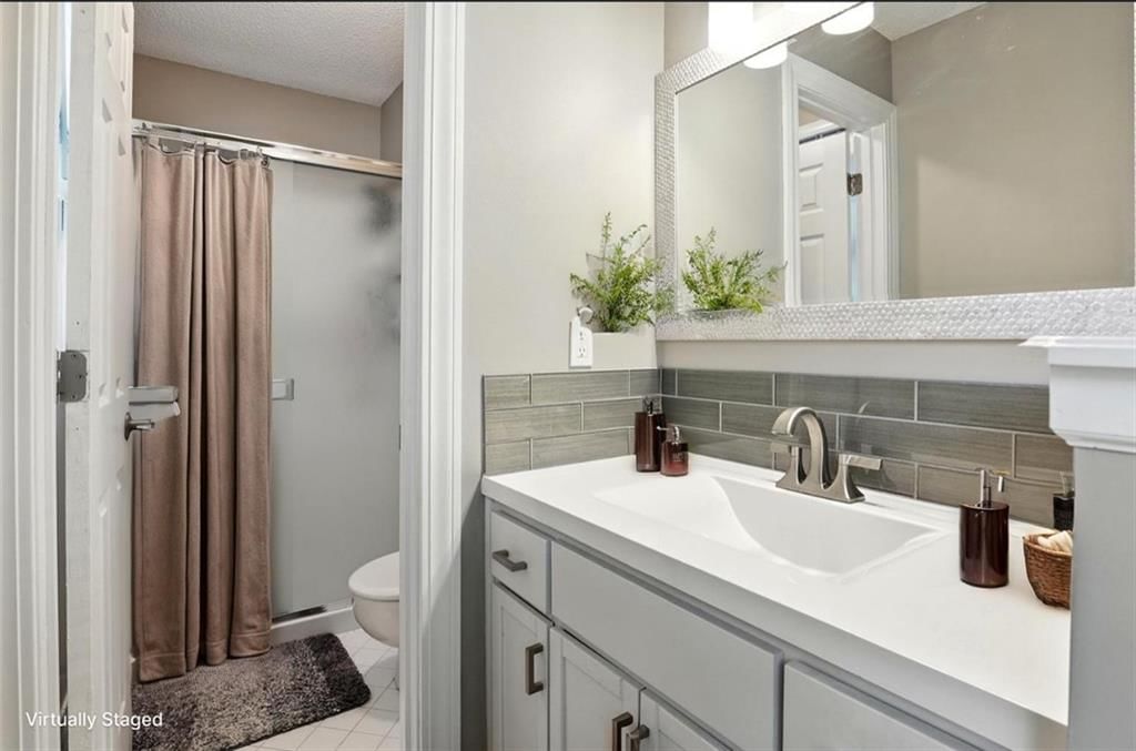 2541 NE DALE HUNTER Lane — photo 28