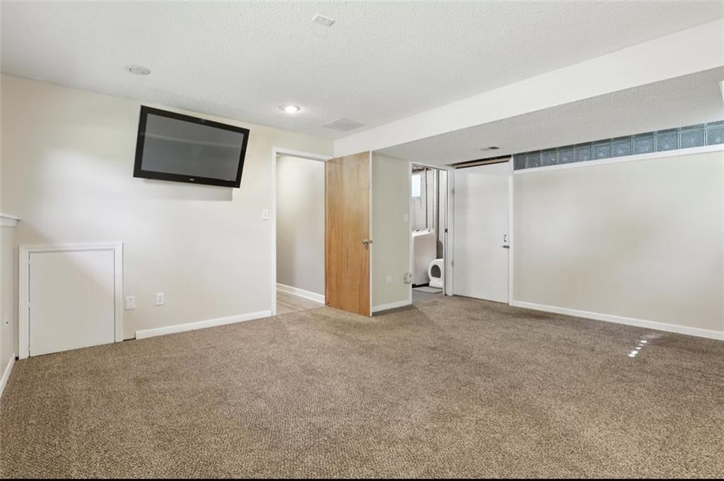 2541 NE DALE HUNTER Lane — photo 30