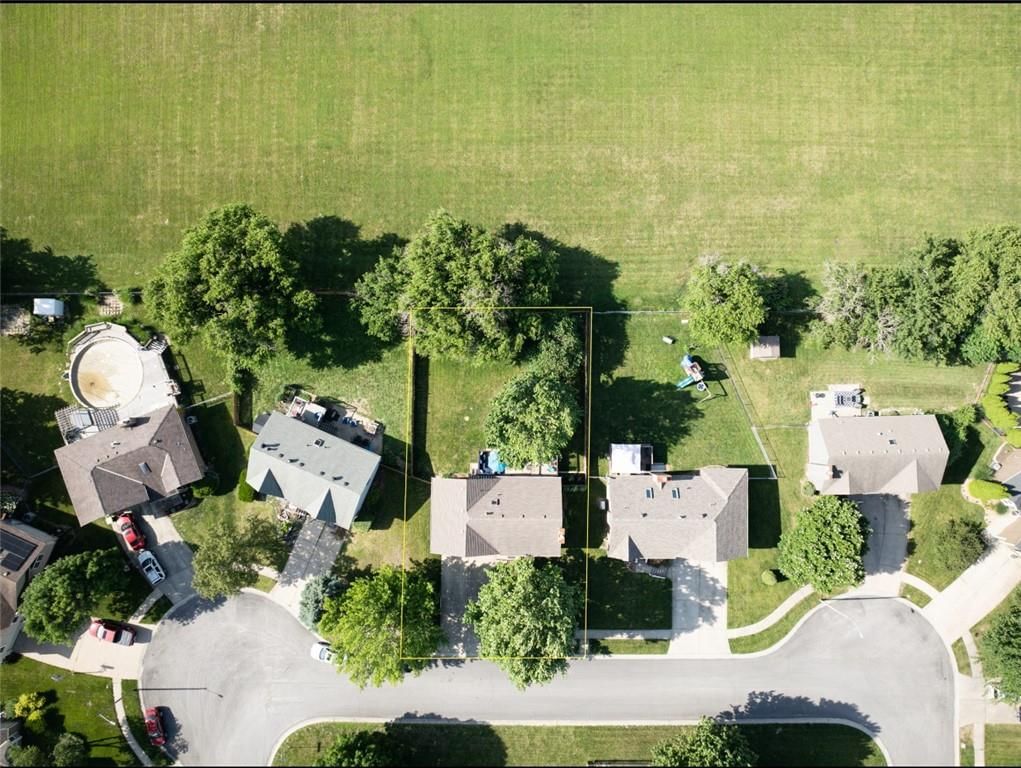 2541 NE DALE HUNTER Lane — photo 36