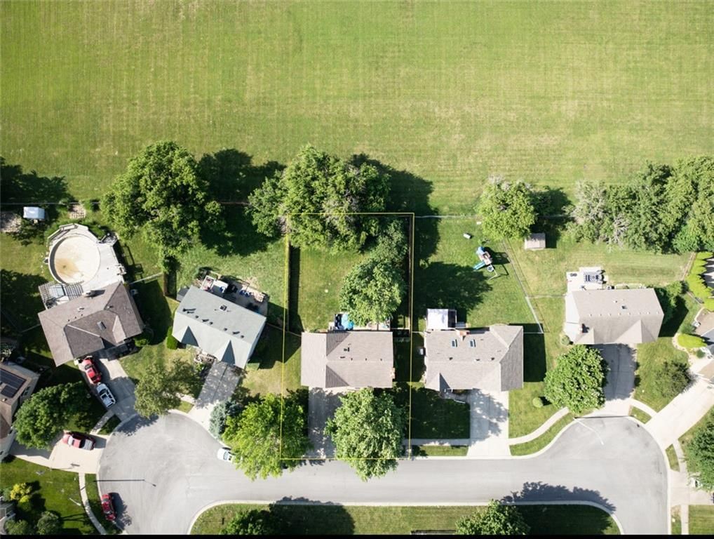 2541 NE DALE HUNTER Lane — photo 38