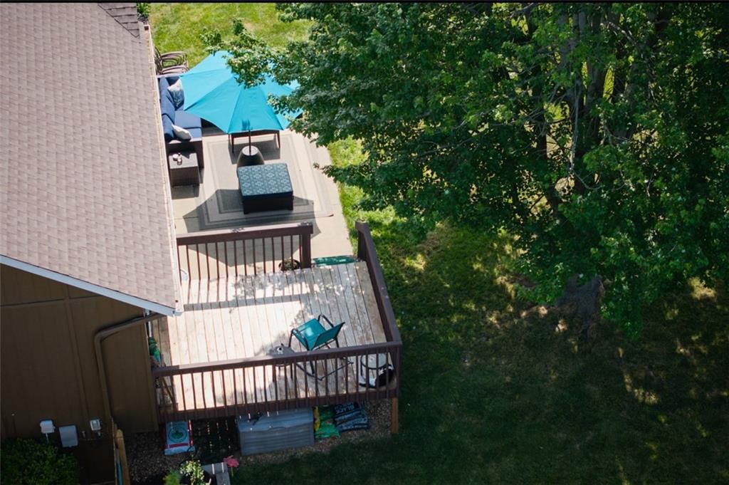 2541 NE DALE HUNTER Lane — photo 43