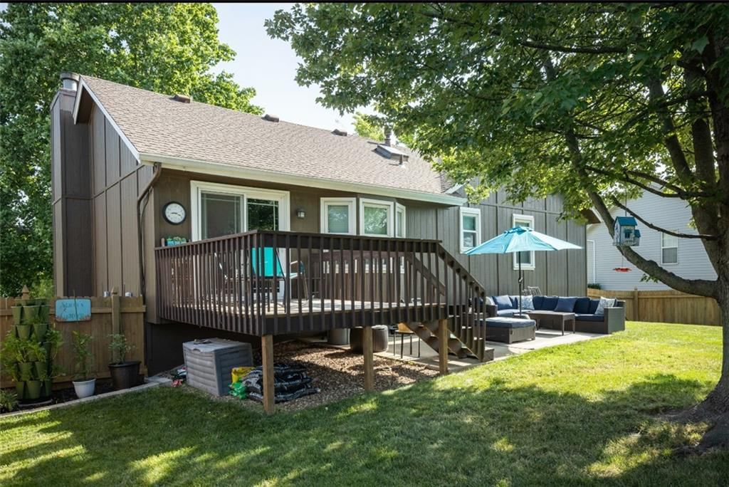 2541 NE DALE HUNTER Lane — photo 45