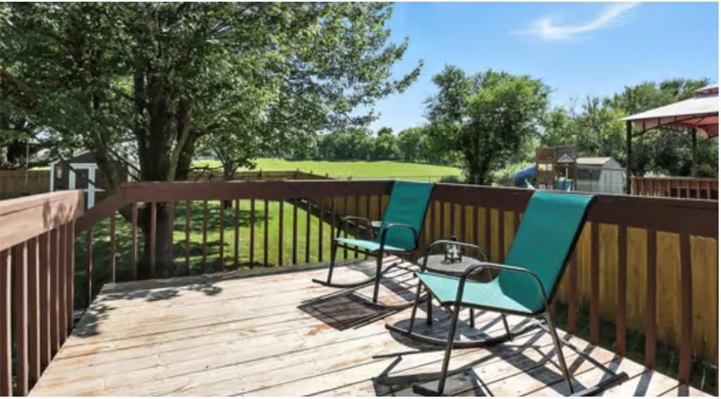 2541 NE DALE HUNTER Lane — photo 46