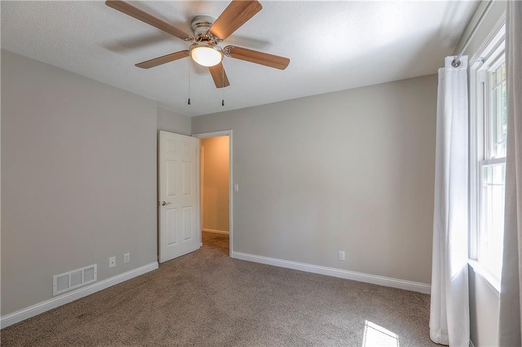 5509 Sleepy Hollow Road — photo 41