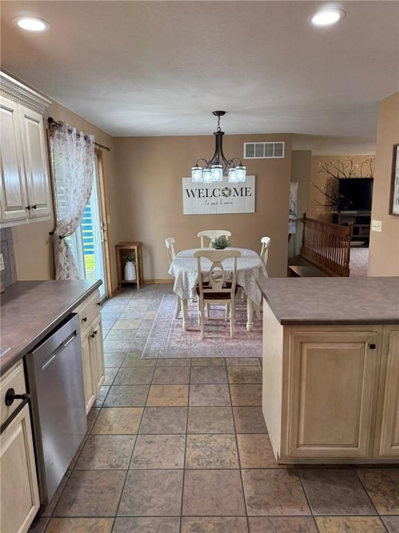 1521 Merrimac Street — photo 14