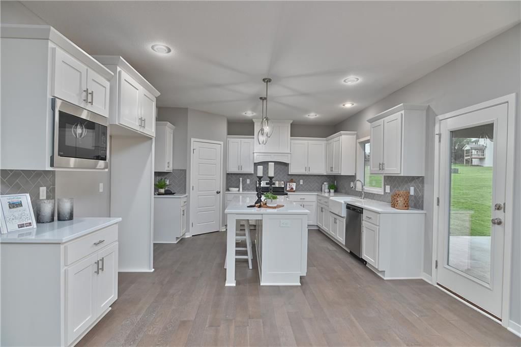 6102 Lewis Drive — photo 10