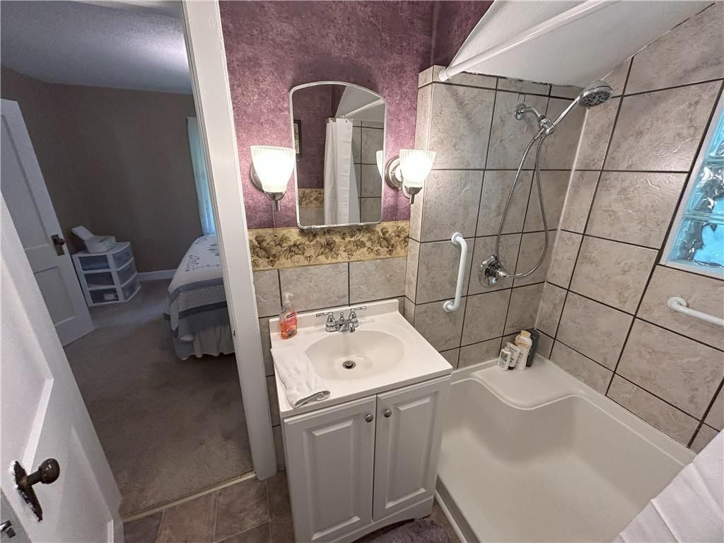 1047 N Lynn Street — photo 12