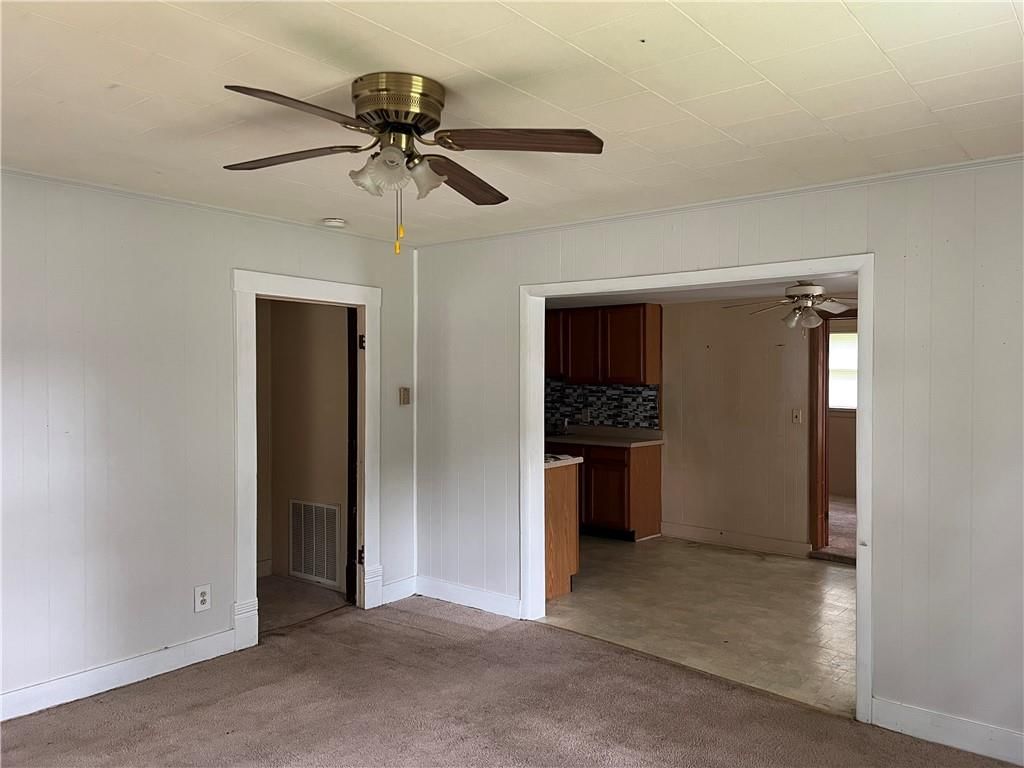 229 E Bates Street — photo 17