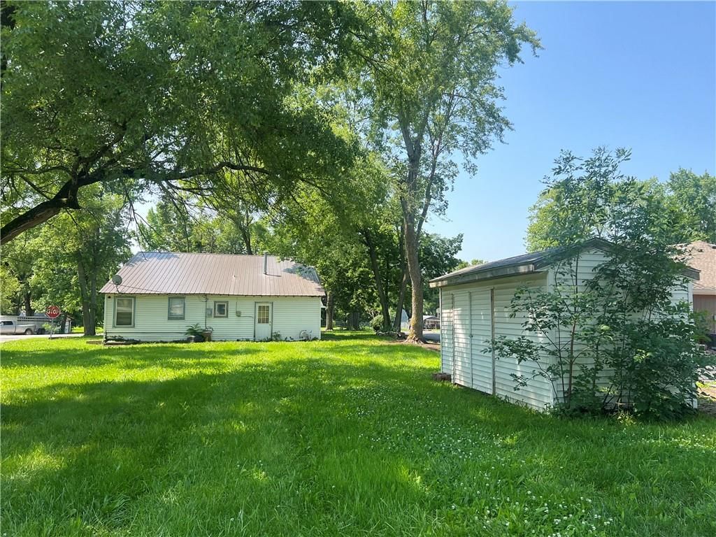 229 E Bates Street — photo 3