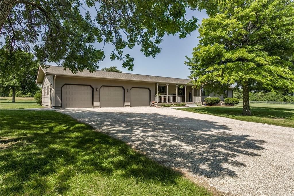 2450 Labette Road — photo 2