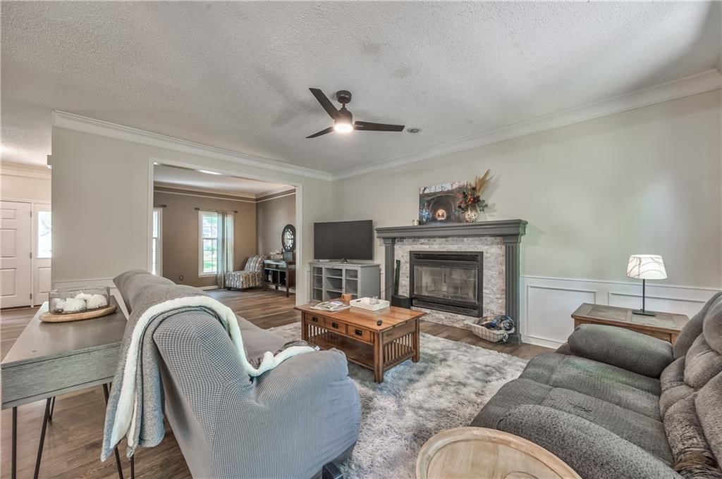 12825 Garnett Street — photo 8
