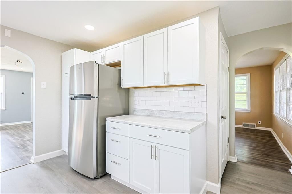 5305 St Joseph Avenue — photo 8