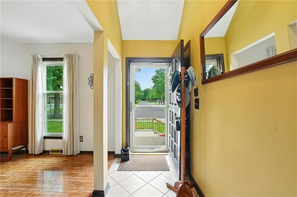 10200 England Drive — photo 3