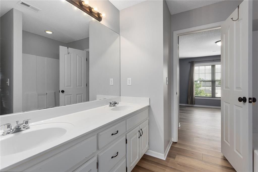 6017 Theden Street — photo 24