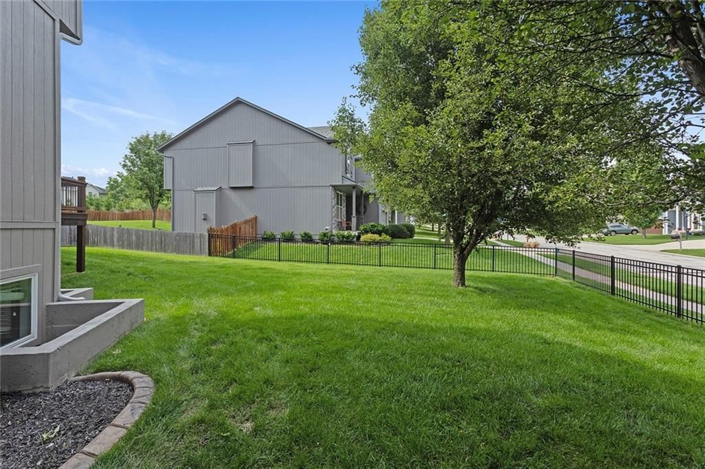 6017 Theden Street — photo 42