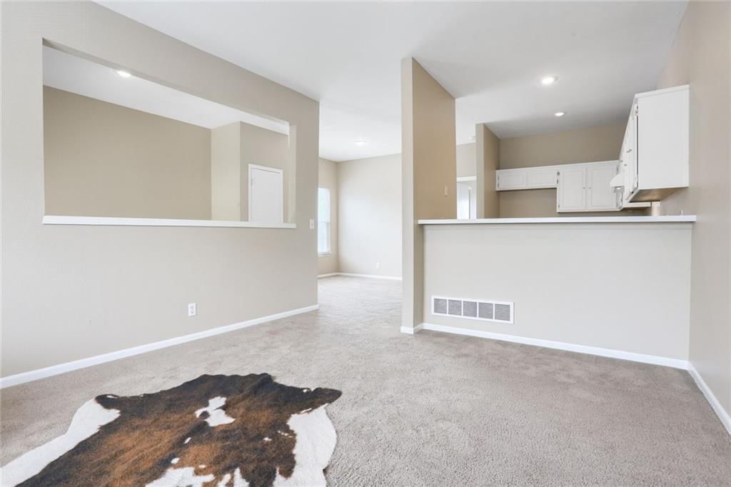 653 S WOODSON Lane — photo 5