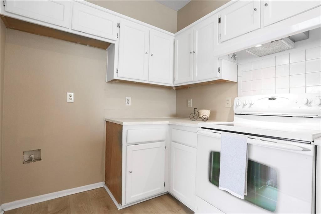 653 S WOODSON Lane — photo 9