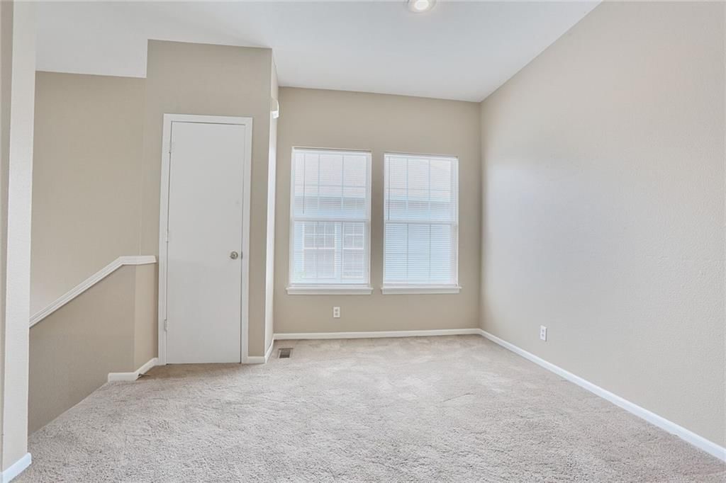 653 S WOODSON Lane — photo 10