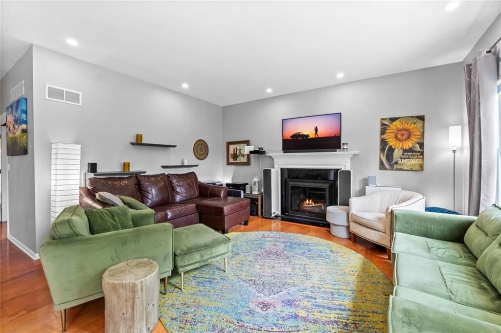 24137 W 57TH Terrace — photo 3