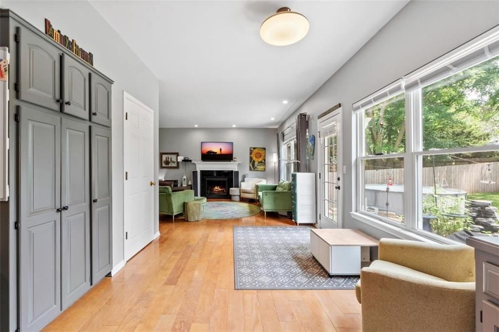 24137 W 57TH Terrace — photo 4
