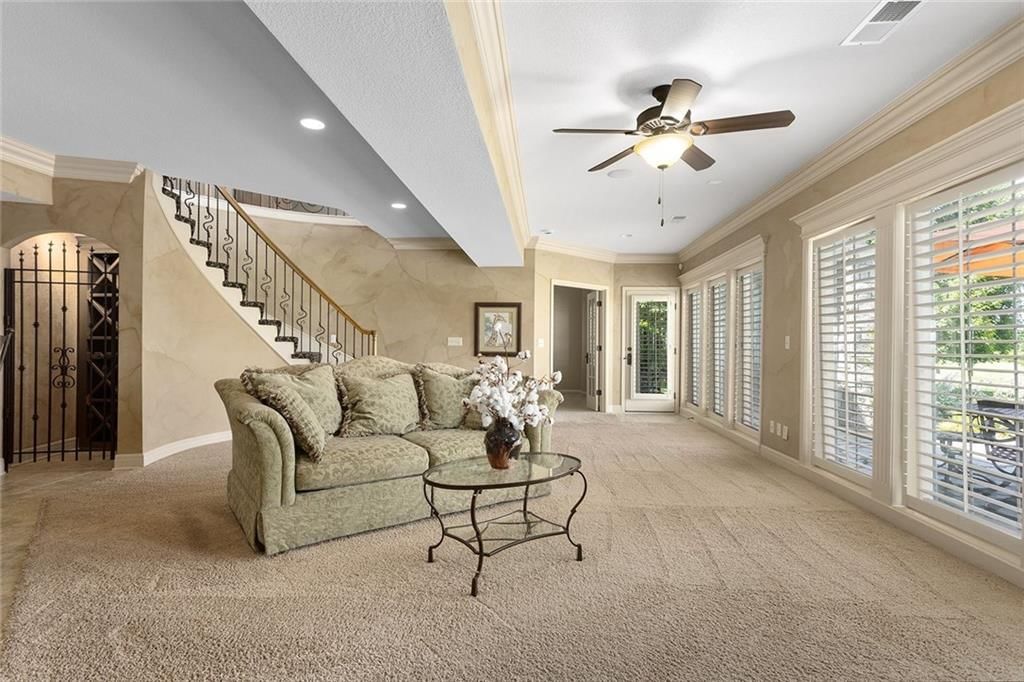 10610 N Garfield Avenue — photo 32