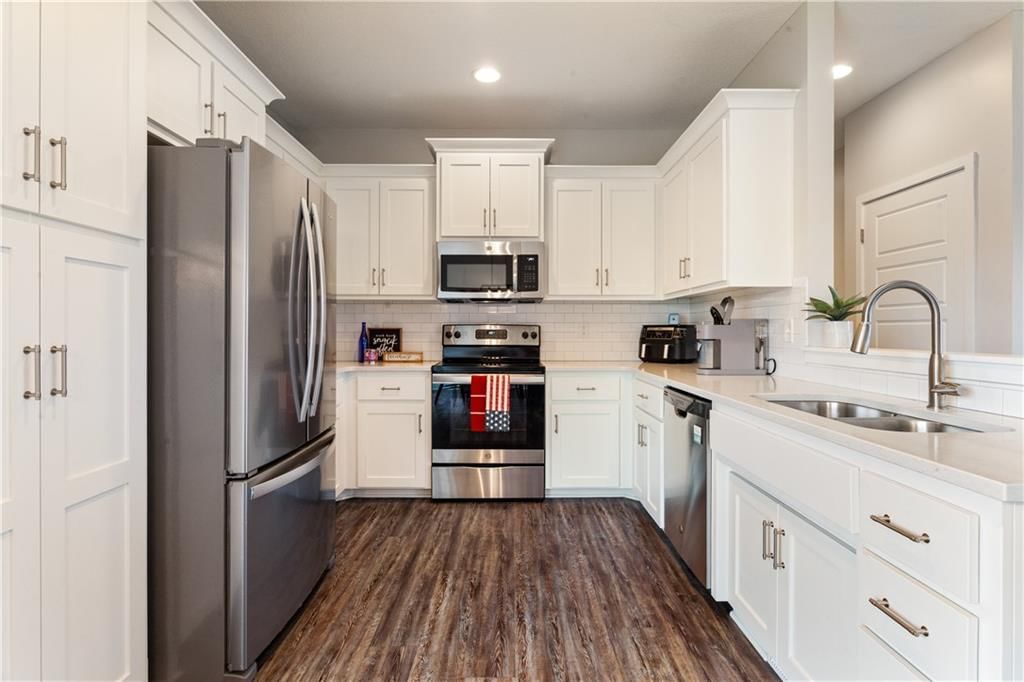 9600 N Smalley Avenue — photo 17