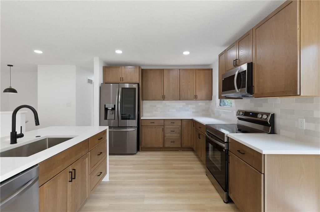 804 S Montclaire Drive — photo 8
