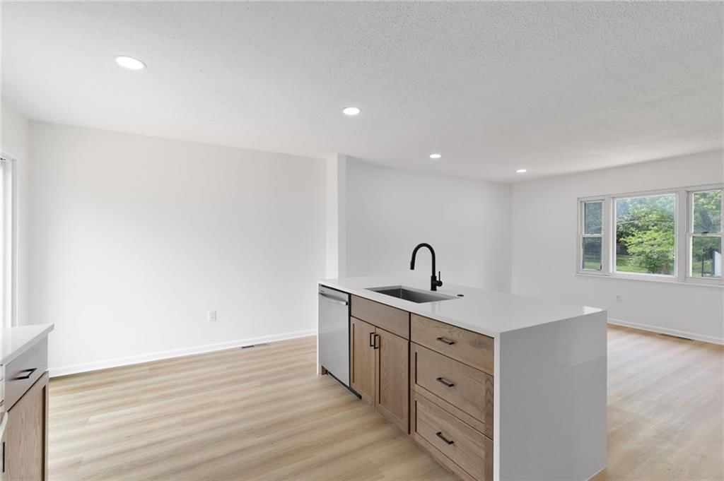 804 S Montclaire Drive — photo 9