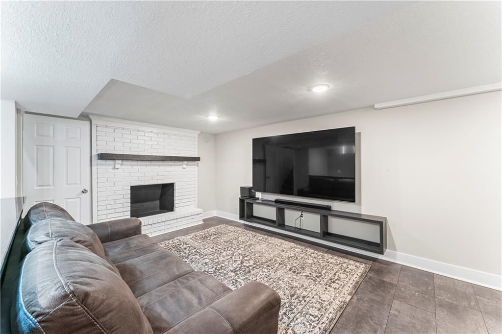3005 Elmira Court — photo 29