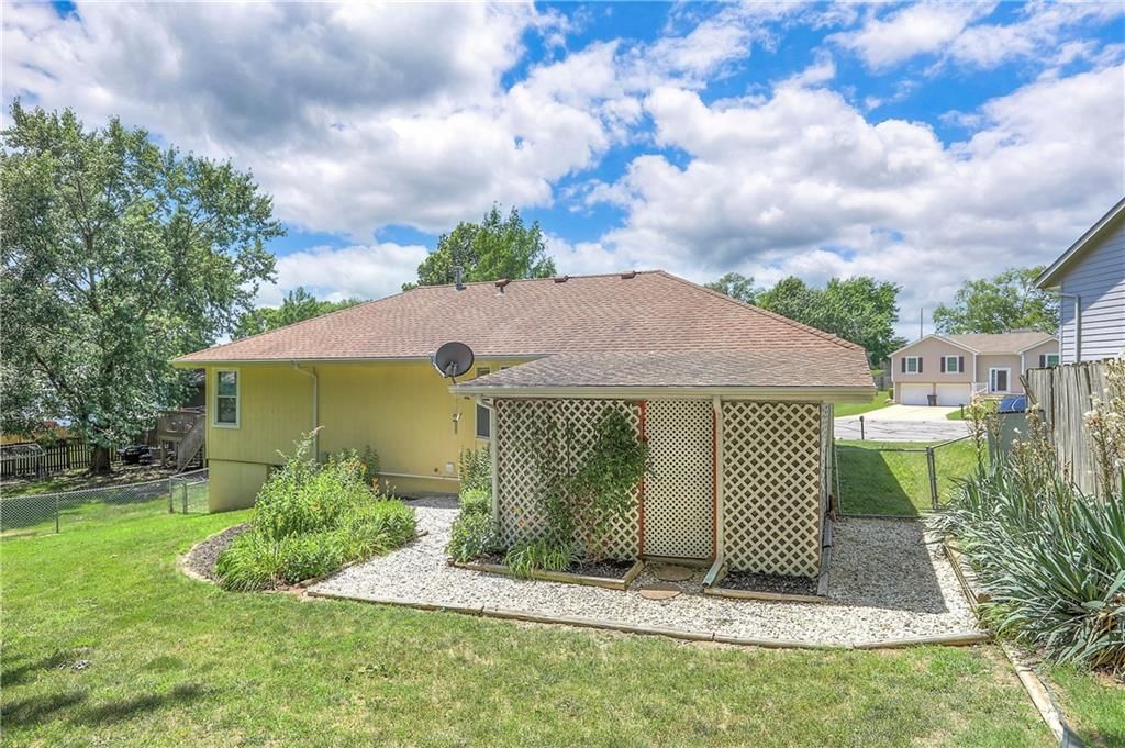 1705 N Jones Court — photo 34