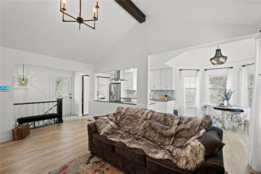 2421 NW Acorn Drive — photo 4