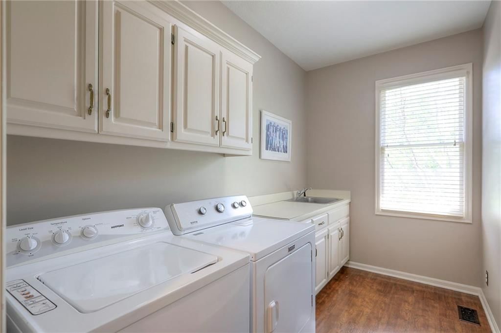 16042 Overbrook Lane — photo 36