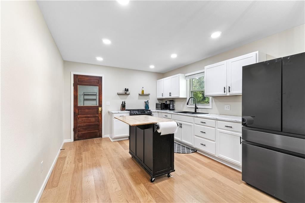 404 Slenker Street — photo 7