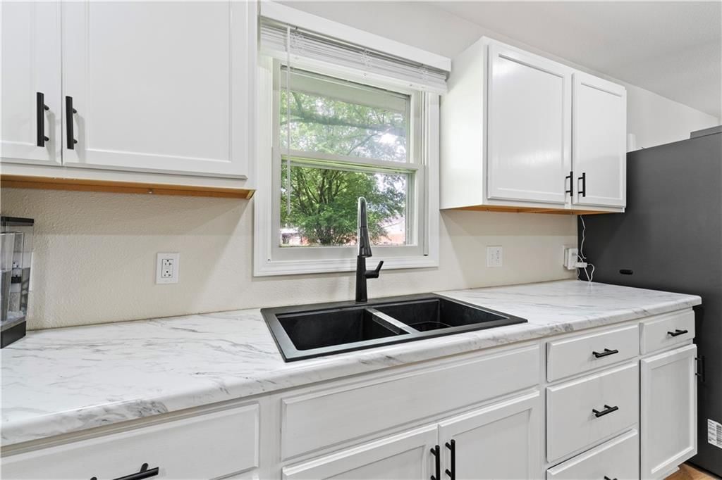 404 Slenker Street — photo 8