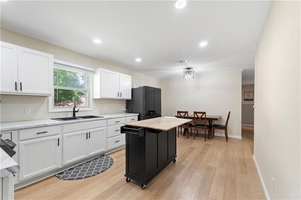 404 Slenker Street — photo 9