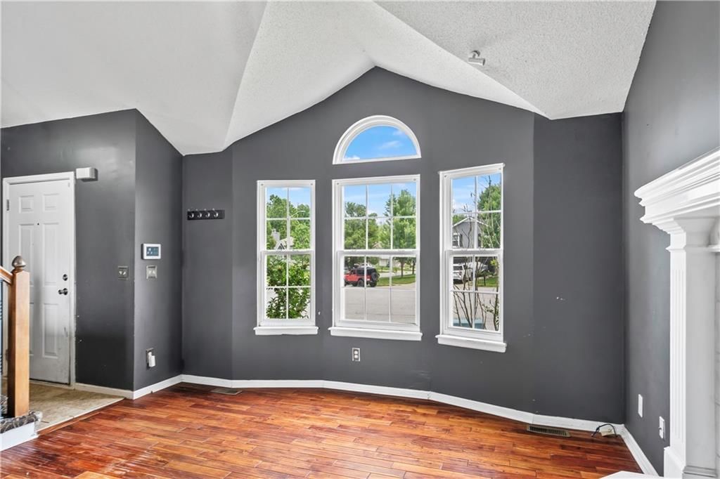 5615 N Richmond Avenue — photo 5