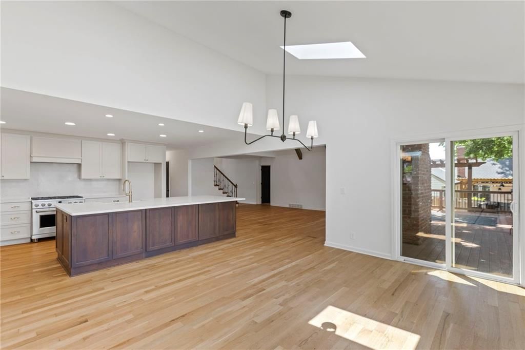 10136 Barton Street — photo 15