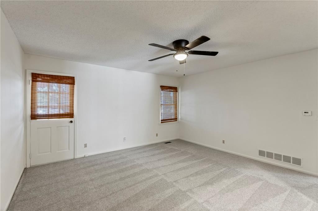 10136 Barton Street — photo 28