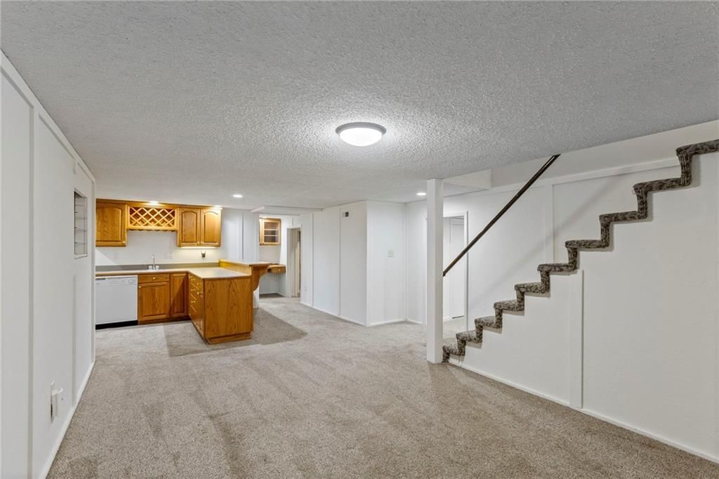 10136 Barton Street — photo 43