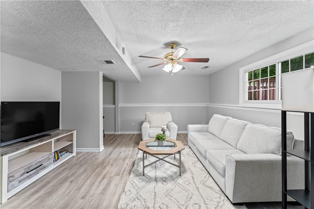 6500 N Jarboe Street — photo 31