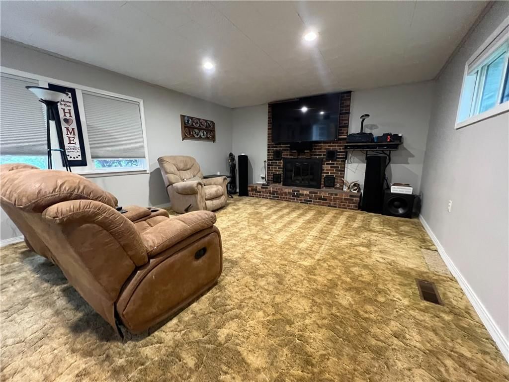 3342 Duncan Street — photo 12