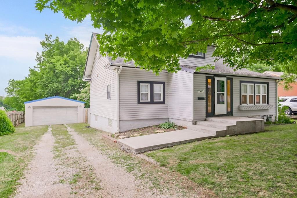 2523 S 45th Street — photo 2