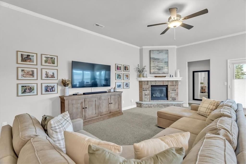 21404 W 47th Terrace — photo 3