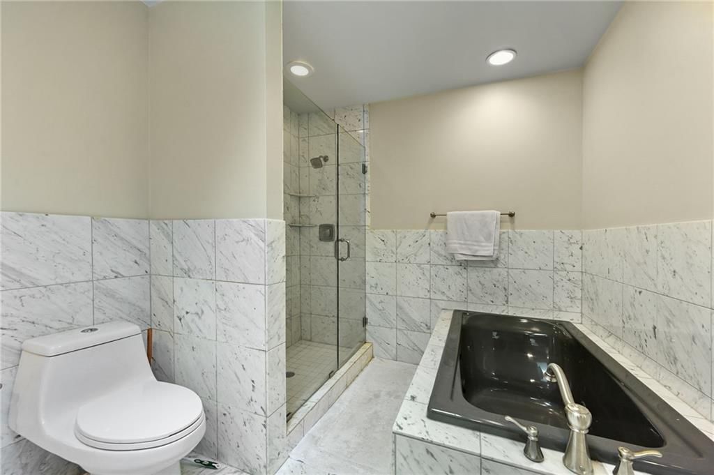 490 W 49th Terrace — photo 18