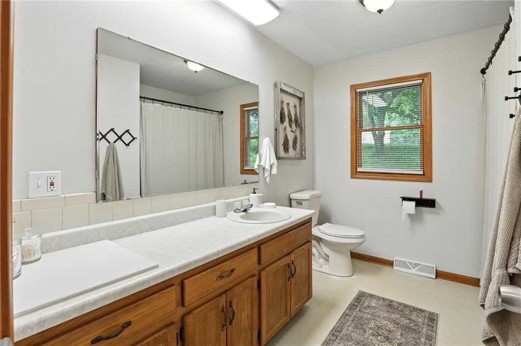 106 E Forrest Lane — photo 11
