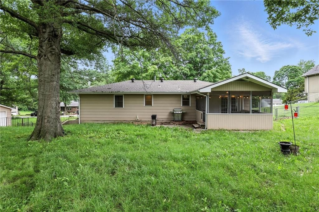 106 E Forrest Lane — photo 25
