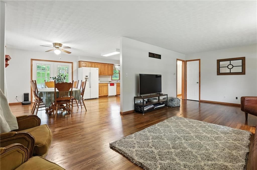 106 E Forrest Lane — photo 5
