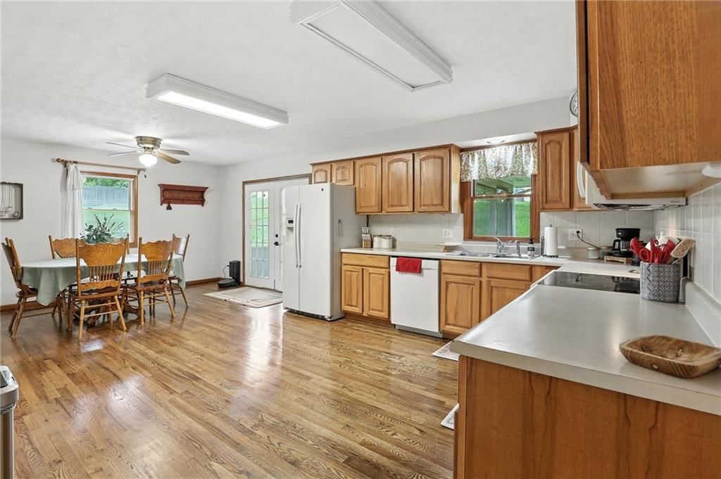 106 E Forrest Lane — photo 8
