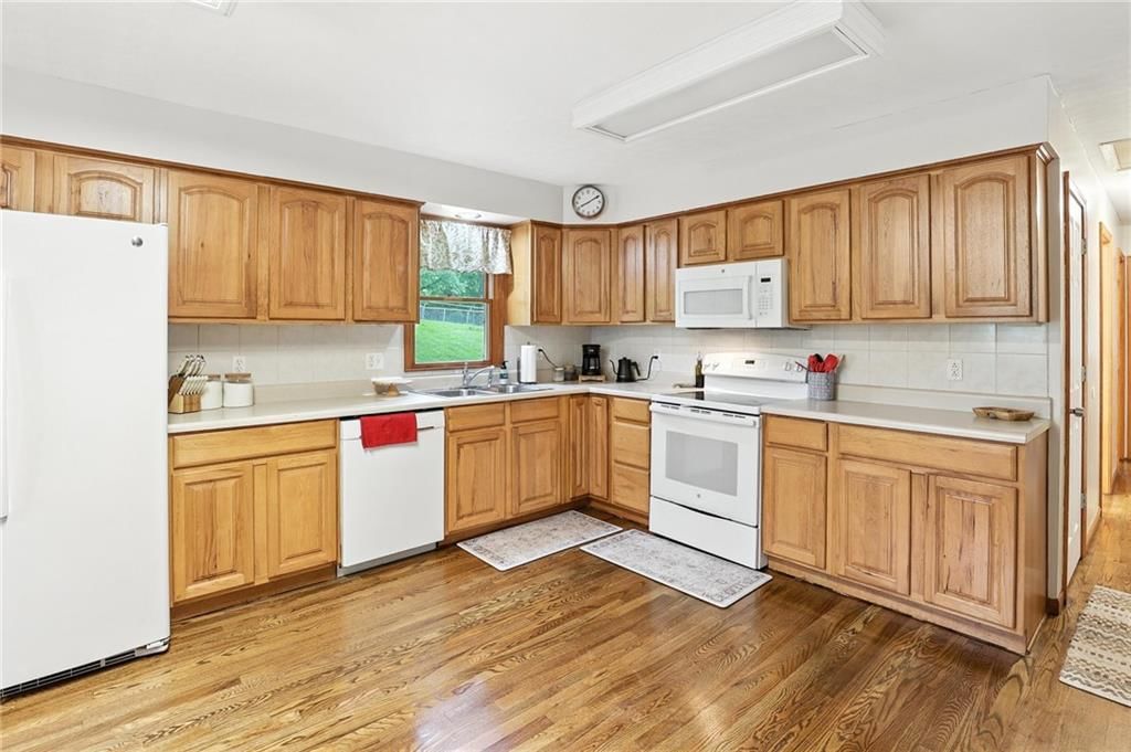 106 E Forrest Lane — photo 9